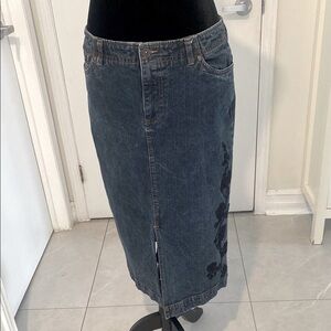 MAXI length Denim Blue Jean Skirt with Floral Detail Size 9 made in Hong Kong